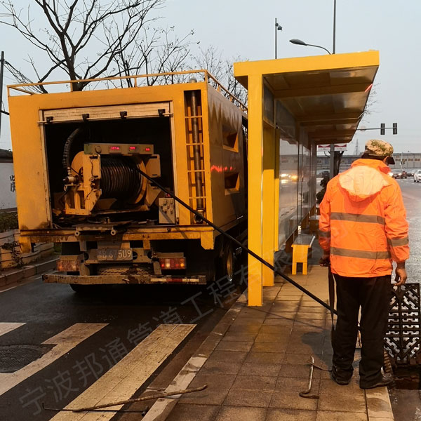 宁波市天工南路雨水管道疏通清淤